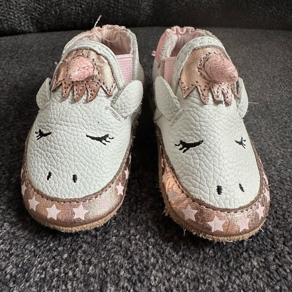 0-6 months Unicorn Robeez-soft Soles- Evie